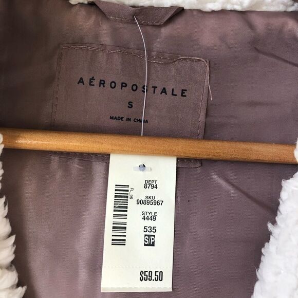 NWT Aeropostale Faux Fur Hooded Puffer Vest Size S - Picture 3 of 5